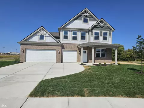 7842 Grande Oaks Dr, Plainfield, IN 46168