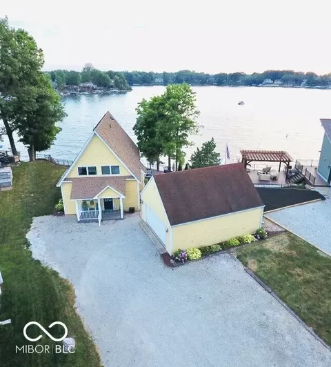 1860 Nantucket Dr, Cicero, IN 46034