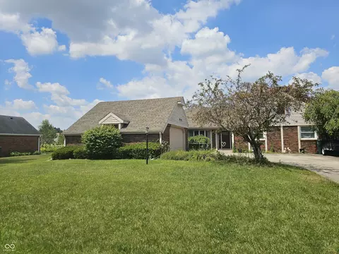 5509 N Sollars Dr, Muncie, IN 47304