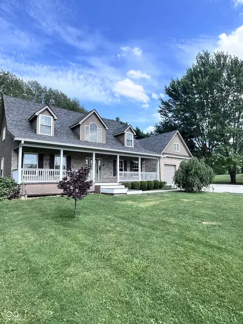 711 S Lafayette St, Cloverdale, IN 46120