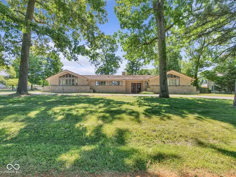 2406 N Richard Dr, Shelbyville, IN 46176