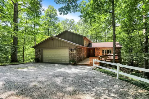 8100 S Logwagon Rd, Trafalgar, IN 46181