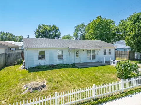 1006 E Center Cross St, Edinburgh, IN 46124