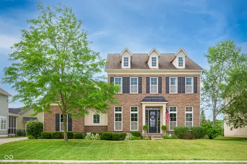 9199 Brookstone Pl, Zionsville, IN 46077