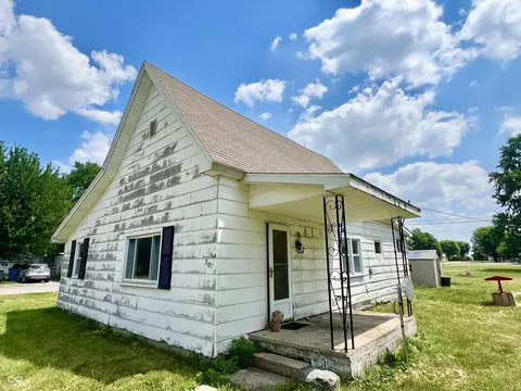 207 N Main St, Kempton, IN 46049