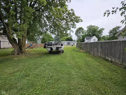 819 N 14th St, Elwood, IN 46036