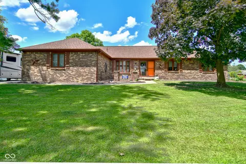 7912 Walnut Dr, Avon, IN 46123
