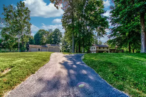 296 Canterbury Dr, Avon, IN 46123