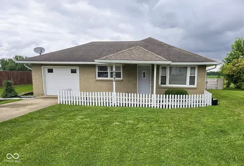 6243 S Jonesville Rd, Columbus, IN 47201