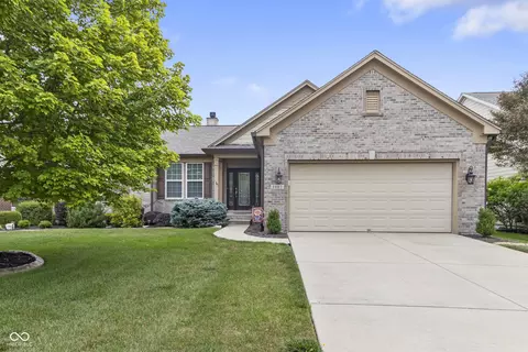 8882 W Cobblestone Dr, Zionsville, IN 46077