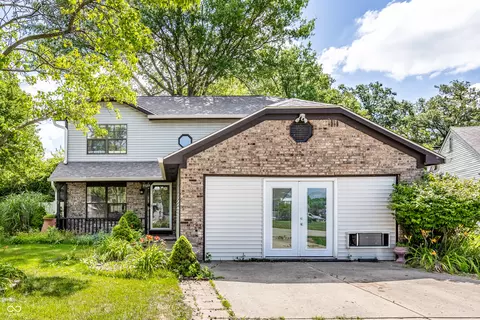 9729 English Oak Dr, Indianapolis, IN 46235