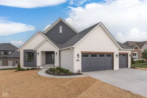 5545 Harness Dr, Greenwood, IN 46143