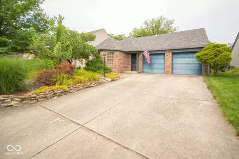 9753 Spruce Ln, Fishers, IN 46038