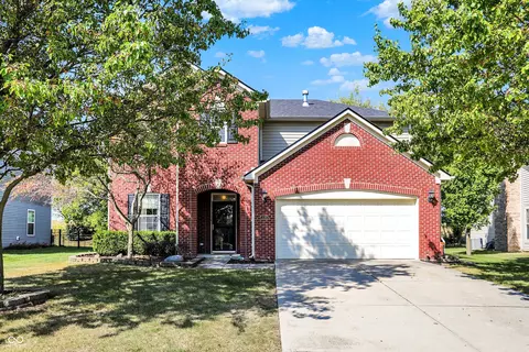 6246 N Woods Edge Dr, Mccordsville, IN 46055