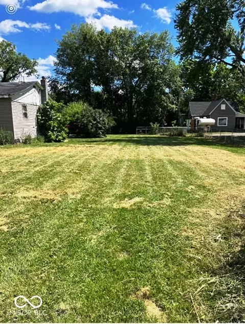 810 W 16th St, Muncie, IN 47302