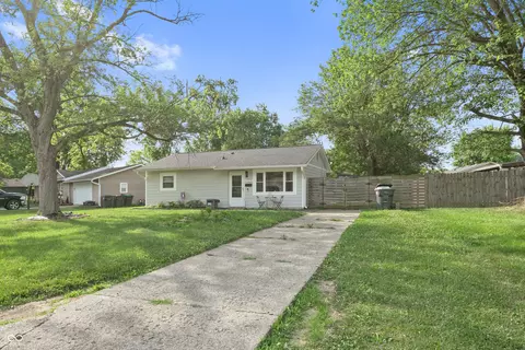 725 Melrose Dr, Whiteland, IN 46184