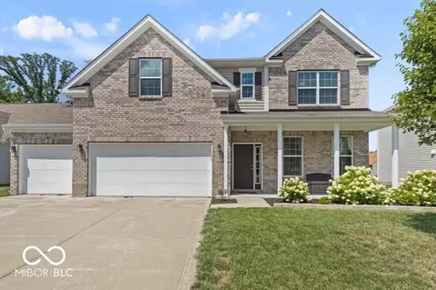 1614 Valdarno Dr, Greenwood, IN 46143