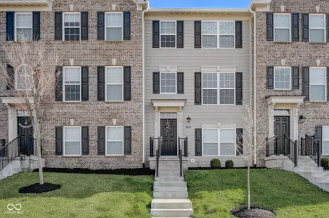 7269 Barker St, Carmel, IN 46033