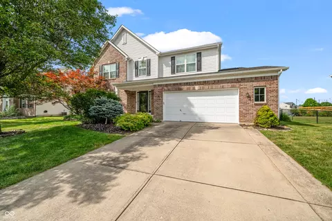 5423 Culver Ln, Greenwood, IN 46142