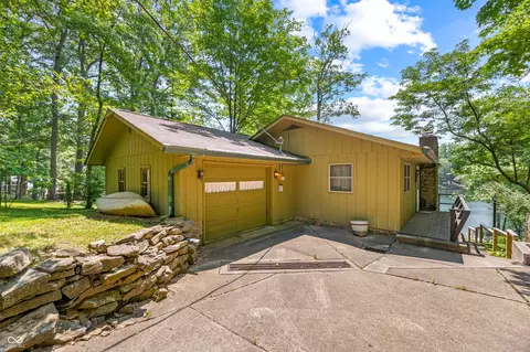 6876 Eagle Dr, Nineveh, IN 46164