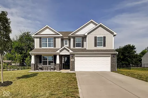 80 Blue Lace Dr, Whiteland, IN 46184