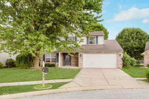 851 Trotter Ct, Greenwood, IN 46143