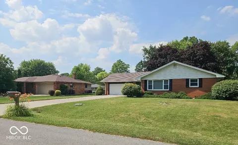 1640 E 47th St, Anderson, IN 46013