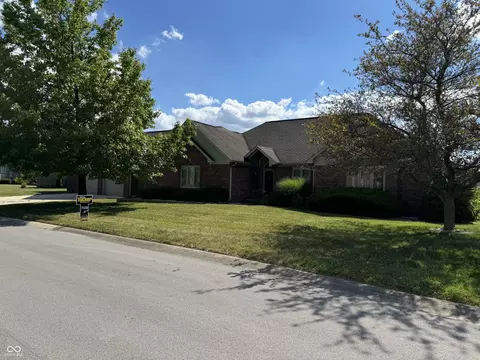 1060 Foxford Dr, Avon, IN 46123