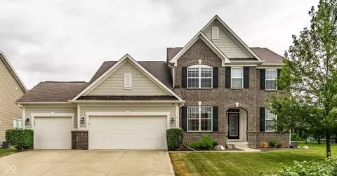 15956 Chapel Park Dr E, Noblesville, IN 46060