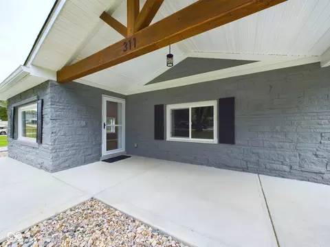 311 Laurel St, Pendleton, IN 46064 photo 4
