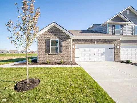 6254 Rhinecliff Dr, Whitestown, IN 46075