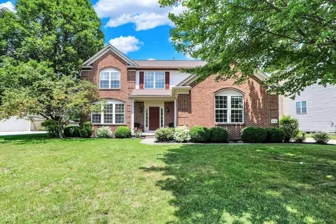 11744 Gray Eagle Dr, Fishers, IN 46037