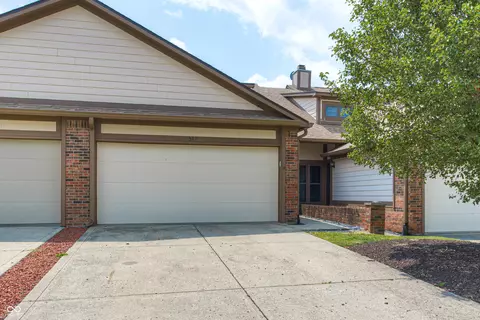 587 Cielo Vista Dr, Greenwood, IN 46143