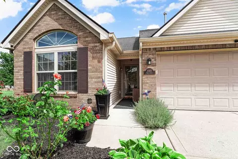 10685 Swan Ct, Indianapolis, IN 46231