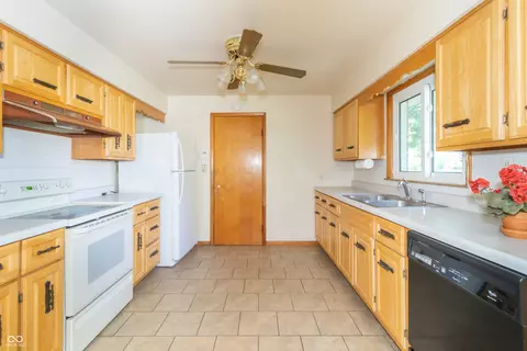 1001 Crescent Dr, New Castle, IN 47362 photo 7