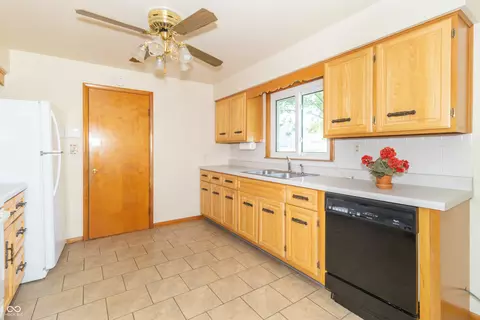 1001 Crescent Dr, New Castle, IN 47362 photo 8