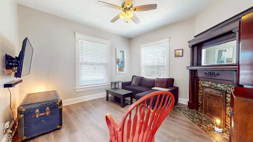 Living - 335 Harlan St, Indianapolis, IN 46201 photo 2 of 3