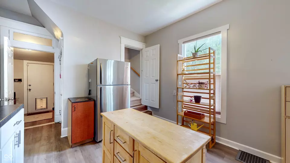 Kitchen - 335 Harlan St, Indianapolis, IN 46201 photo 2 of 3