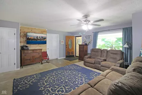 8215 E Hadley Rd, Camby, IN 46113 photo 4