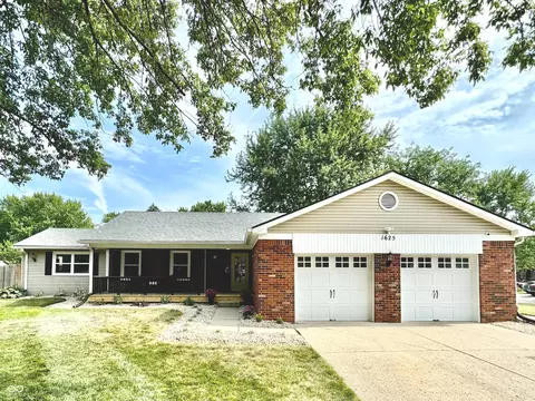 1625 Michele, Greenwood, IN 46142