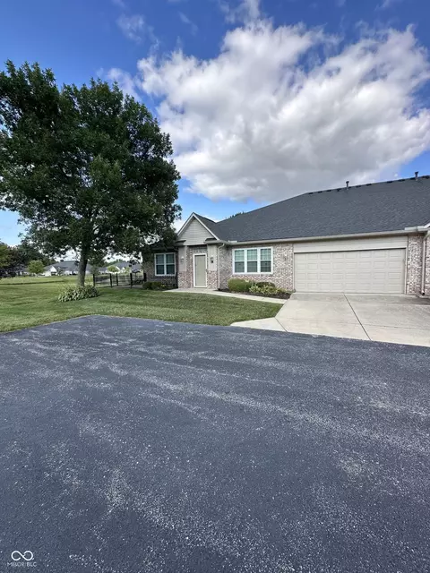6815 Park Square Dr #C, Avon, IN 46123
