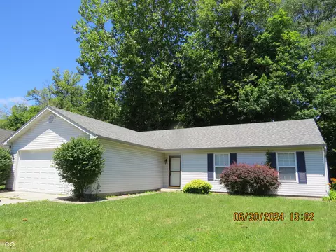 8864 Woodpointe Cir, Indianapolis, IN 46234