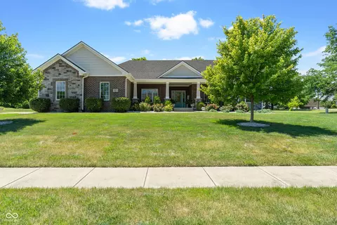 5963 W Boulder Creek Dr, New Palestine, IN 46163