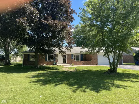 3106 Sharon Dr, Greenfield, IN 46140