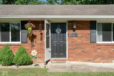2133 Chandler Ln, Columbus, IN 47203
