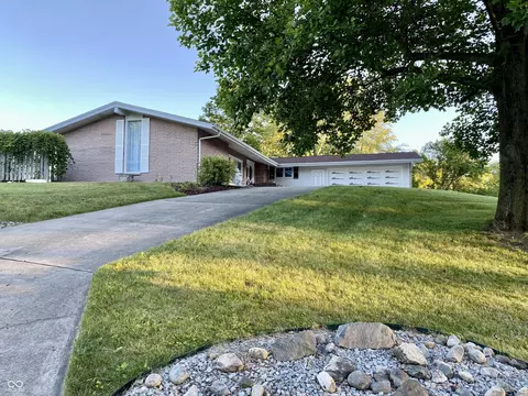 5706 S Fairlee Rd, Anderson, IN 46013