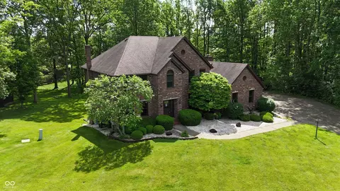 80 Hillcrest Estates Dr, Batesville, IN 47006