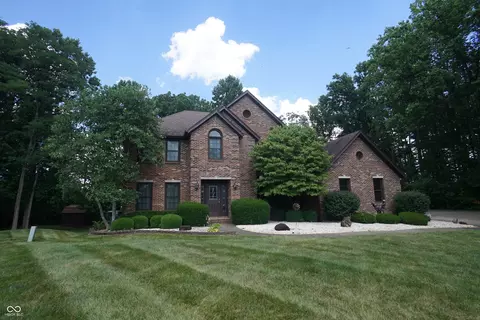 80 Hillcrest Estates Dr, Batesville, IN 47006