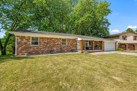 3030 Fairlawn Ct, Columbus, IN 47203