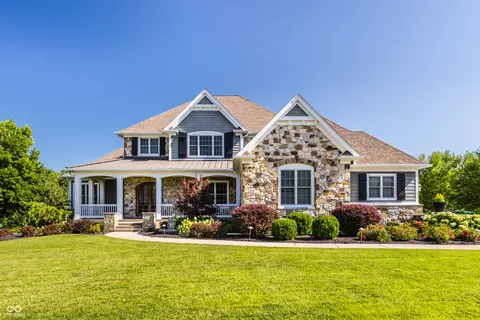 9422 Pleasant View Ln, Zionsville, IN 46077
